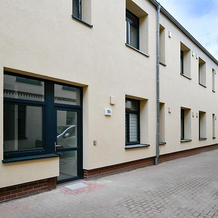 Ferienwohnungen Am Theater: Modern Central Apartments with Kitchen and Netflix Cottbus Exterior photo