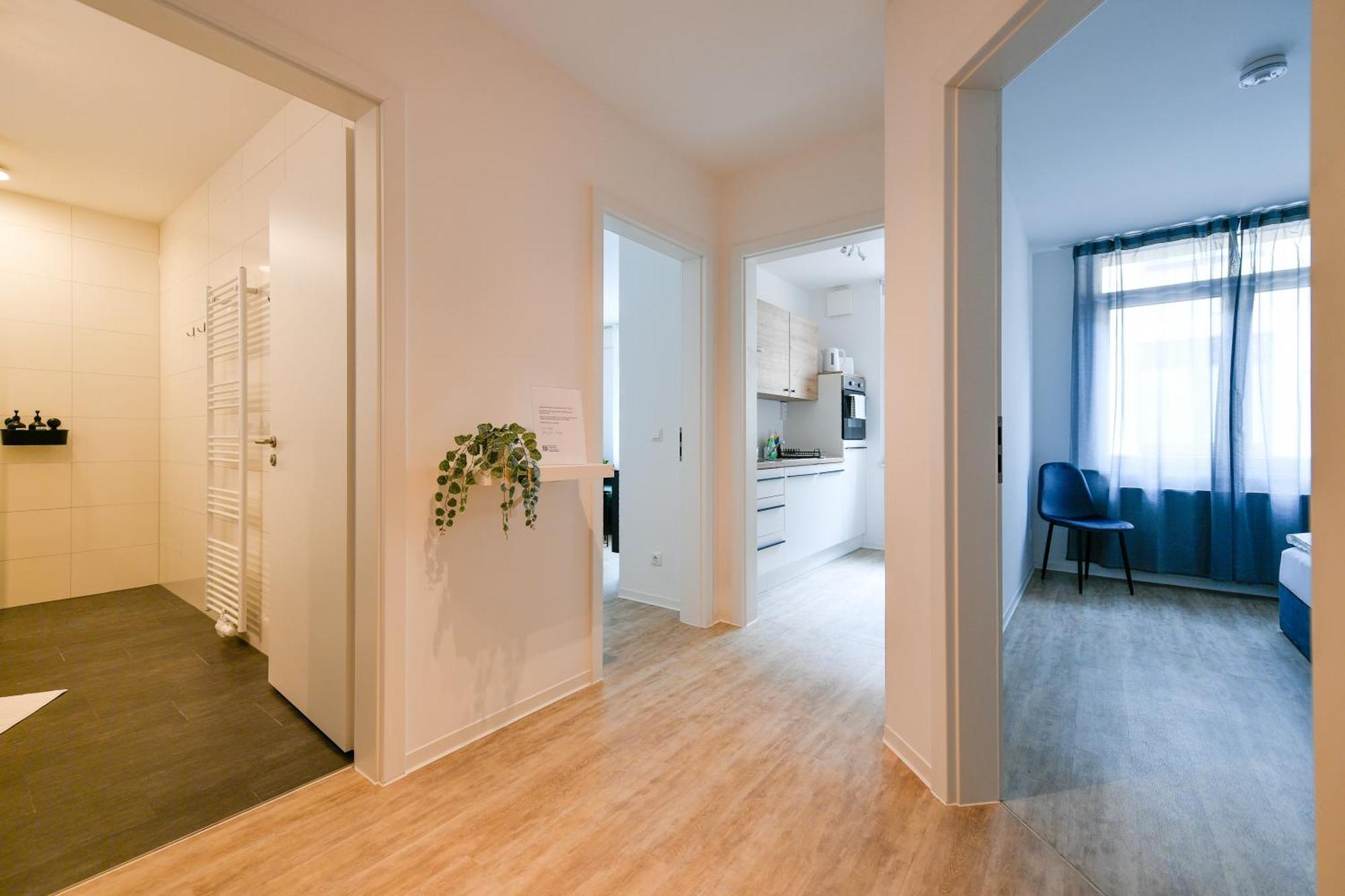 Ferienwohnungen Am Theater: Modern Central Apartments with Kitchen and Netflix Cottbus Exterior photo